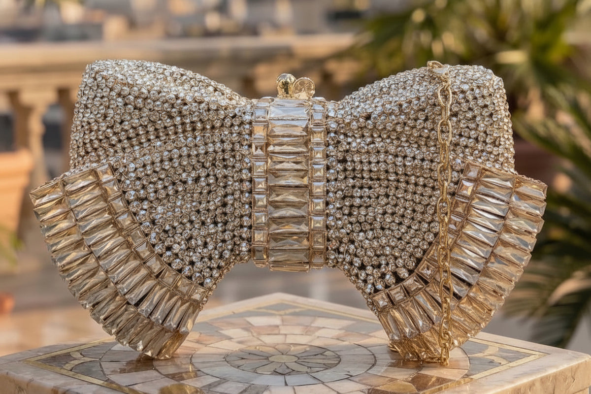 Bow-shaped rhinestone clutch